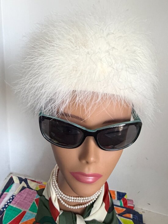Vintage 1960s Boutique Christine Original NYC Cream Fuzzy Pillbox Hat Mod Fab